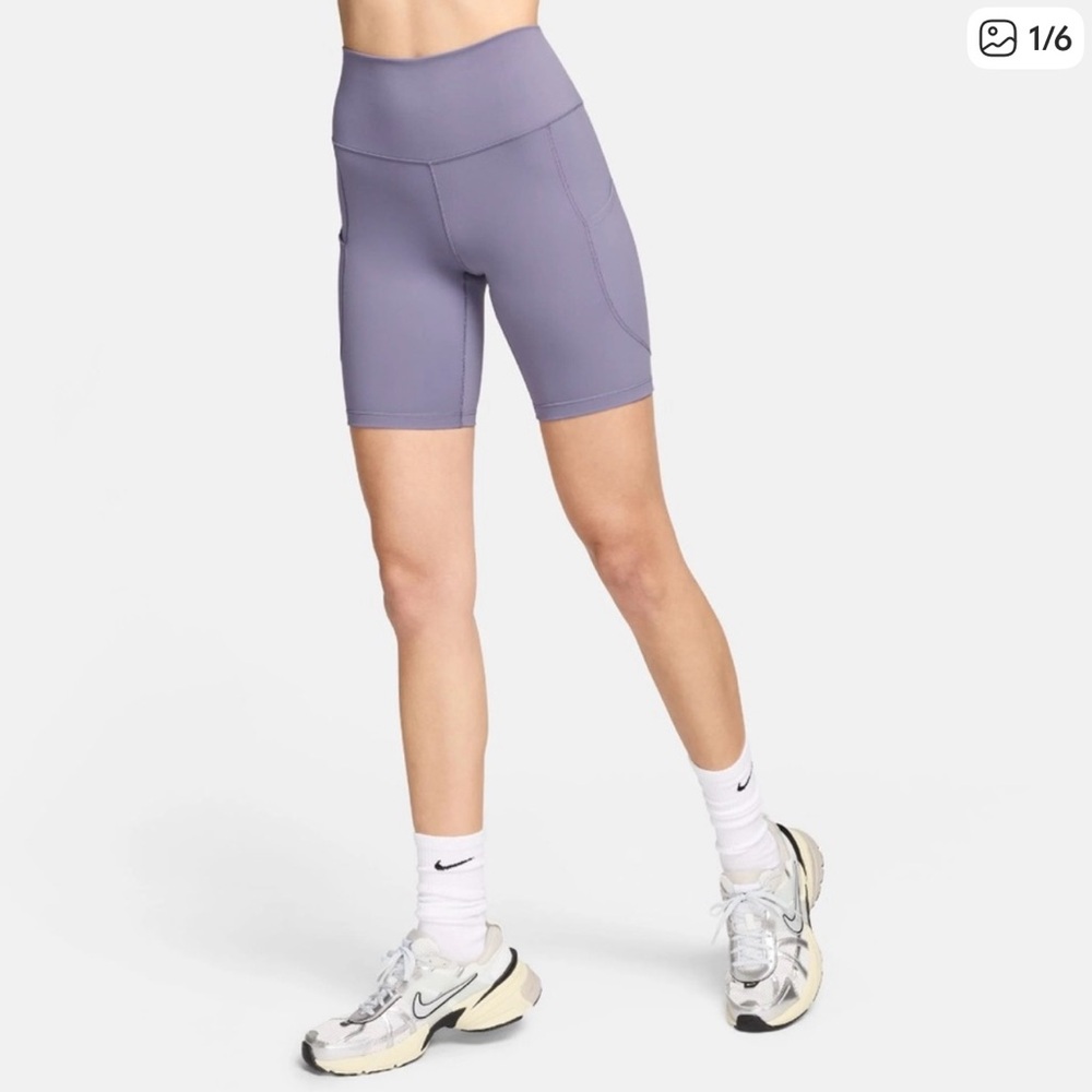 NIKE • High-Waisted 8" Biker Shorts